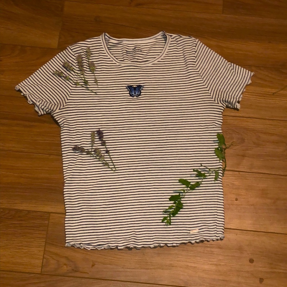 Ruffled butterfly tee